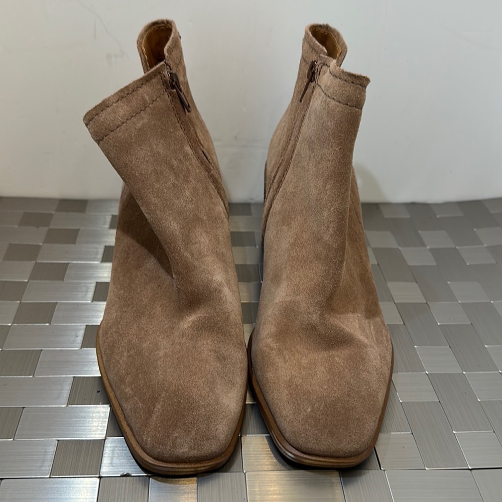 Zodiac Heel‎ boots